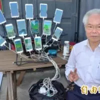 咬爛衛生紙面壁阿金超哀怨 網友笑:原諒牠啦!