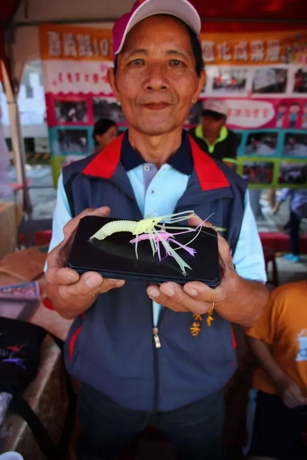 水晶蝦、海馬甚至飛龍 他把廢吸管變成藝術品!