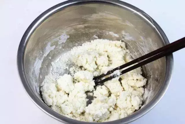外酥里嫩的麻團,自己做好簡單!
