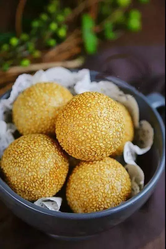 外酥里嫩的麻團,自己做好簡單!