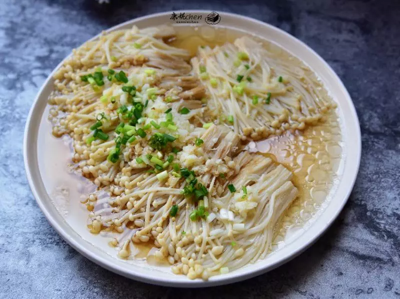 這菜再便宜也要常給孩子吃,蒸一蒸5分鐘上桌,孩子多吃聰明伶俐