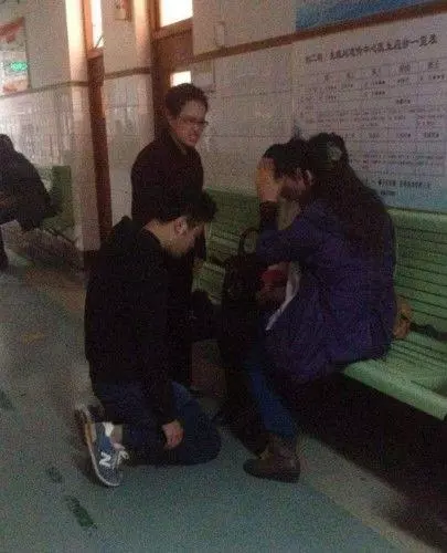 48歲丈母娘懷雙胞胎,丈夫無奈勸她打掉,孩子一出生全家人蒙了