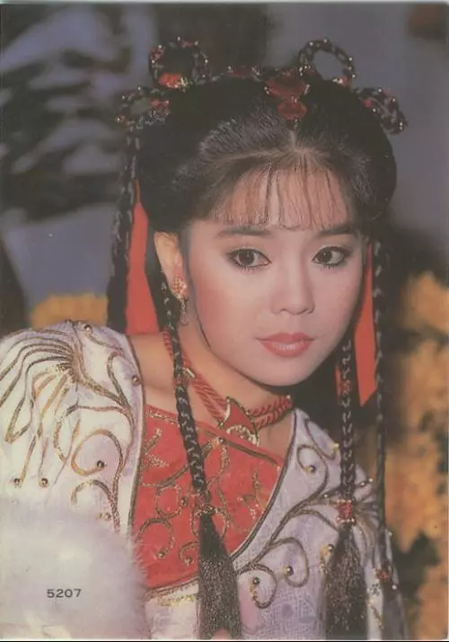 56歲狄鶯早年暴打病中藍潔瑛,以此為榮!18年後近況曝光,兒子被她親手送進監獄,網友:還不是你造的孽!