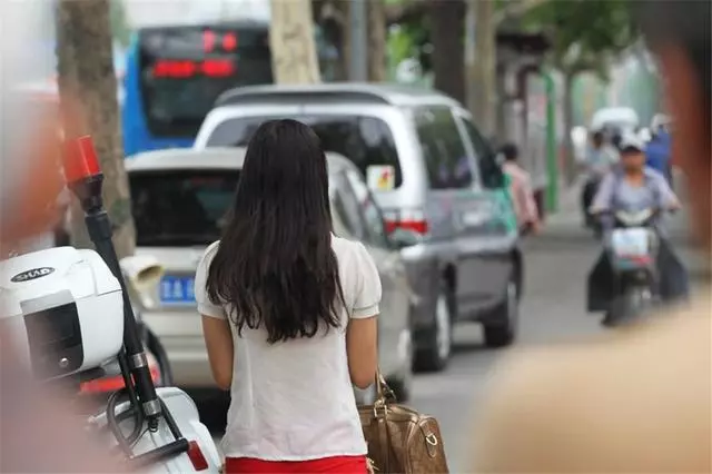 結婚第二天,我背上了巨額欠款,婆婆說的話讓我決定和老公離婚