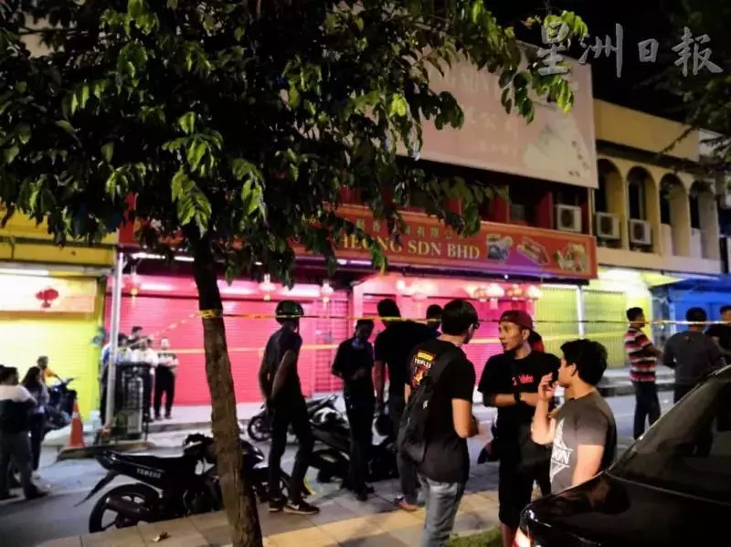 吉隆坡:華裔精神病漢疑因一言不合,以神龕猛擊露宿者致其喪命!