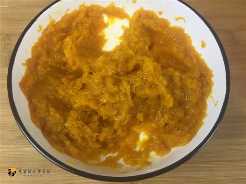 一塊南瓜,一碗麵粉,不炸不炒,金黃酥脆滿口香,比鍋盔還好吃