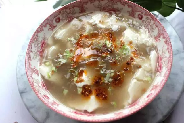 做豆腐腦簡單!廚房裡一味調料就輕鬆搞定,嫩滑好吃,老少皆宜