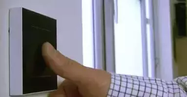 逆天了,玻璃都這樣啦,以後誰家還裝窗簾?