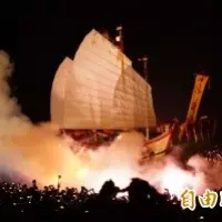 扯!台灣鱷魚王轉送廈門 遭中國遊客砸爆頭流血