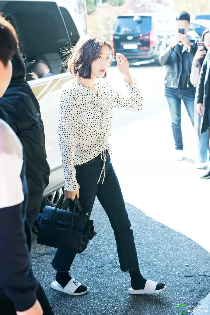 [TWICE][新聞]181104 《CHEER UP》MV點擊量突破3億！第三首破3億MV達成