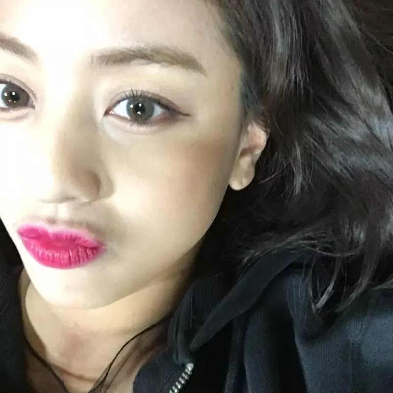 [TWICE][新聞]181104 《CHEER UP》MV點擊量突破3億！第三首破3億MV達成