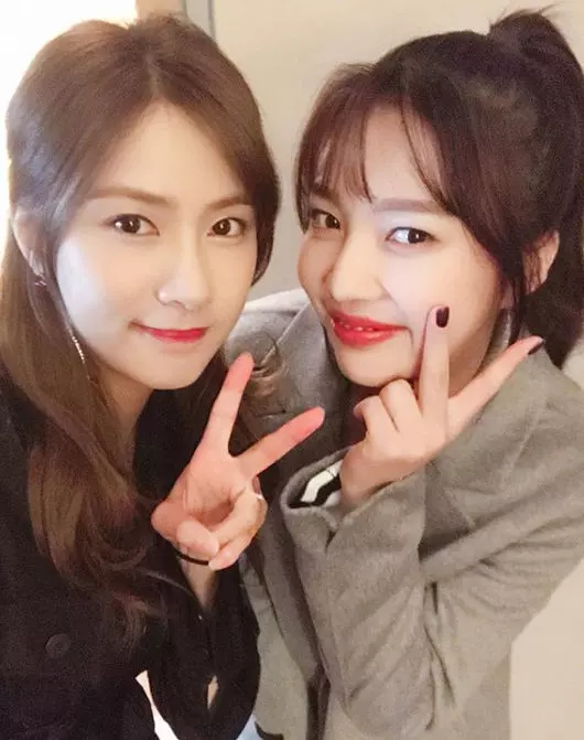 [Apink][新聞]181104 夏榮XJoy 96年生的同歲朋友的化學反應！