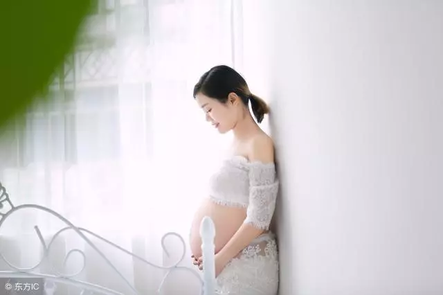 我結婚大姑姐送我套房子,去廚房喝水聽到些話,我打死不要房子了