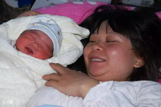 生了二胎,婆家無人探望關心,老公說有本事以後都別回家
