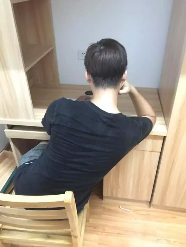 奇葩一幕!一女生填寫問卷,系統提示:您的性別已被占用