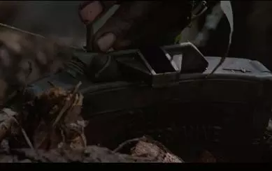 屠殺美軍特種部隊,還將屍體剝皮掛起,那個恐怖的殺神又回來了!