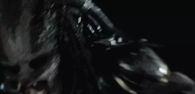 屠殺美軍特種部隊,還將屍體剝皮掛起,那個恐怖的殺神又回來了!