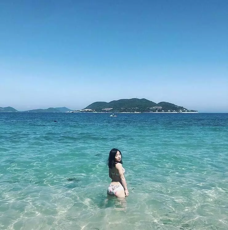 145cm松鼠娘深藏不漏！公司集體出遊，BOOS直接看傻：回去就升部門經理！ 