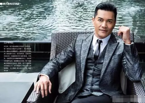 爸爸61歲仍是萬人迷,媽媽是商界億萬富婆,他卻成了最丑星二代