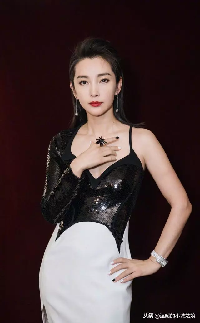 年過40還沒人娶的13位女星,個個都國色天香,你最想把誰娶回家?