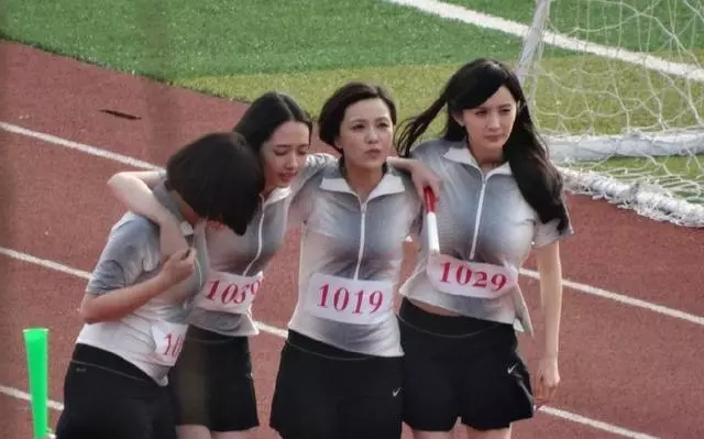 不見明星懷孕,只見明星生娃,不是代孕那是什麼?霍思燕給出答案