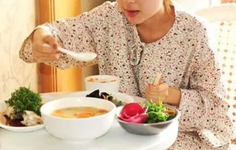 小姑子出嫁,婆婆來我家送袋紅薯,婆婆走後我跟老公提了離婚