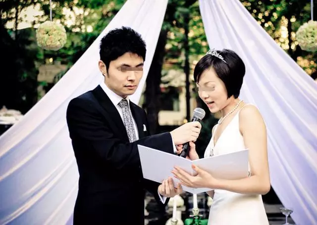 婚禮現場給長輩敬茶,婆婆說了八個字,我摘下頭紗轉身離開