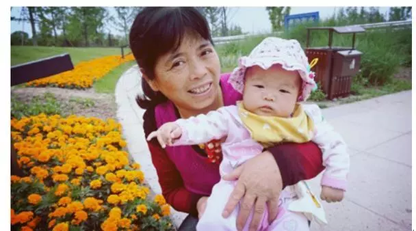 妻子生不齣兒子,丈夫跟她吵架,婆婆說一番話,兒媳紅了眼眶