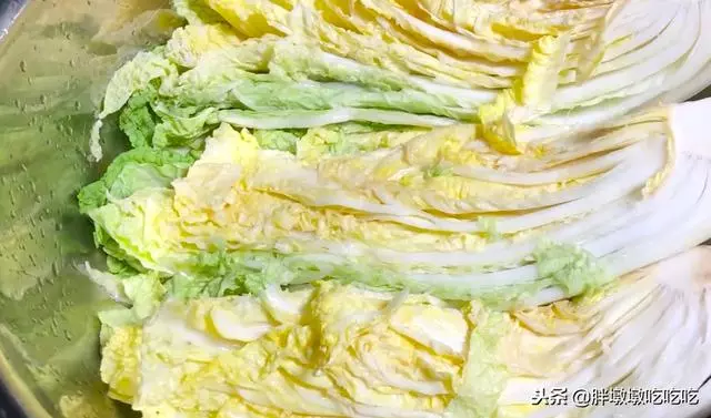 大白菜不要炒了,教你這個新吃法,簡單幾步就搞定,比吃肉還過癮