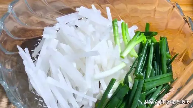 大白菜不要炒了,教你這個新吃法,簡單幾步就搞定,比吃肉還過癮