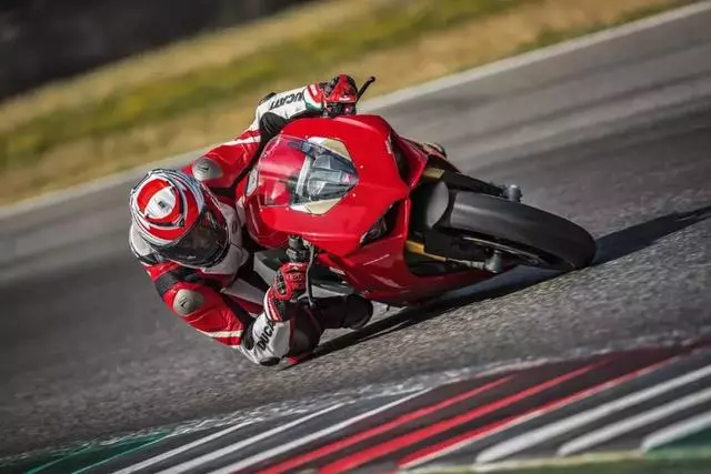 川崎WSBK橫掃群雄提前奪冠,國內低調熱銷忍者400小跑車