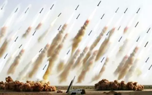 基地被2000枚彈道飛彈鎖定,美國被迫做出妥協,不能把伊朗逼急了