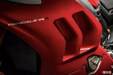 定風翼效率比MotoGP更好2019款杜卡迪Panigale V4R發布