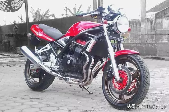 搭載進口發動機,與本田CB400齊名,卻被摩友稱為修不好的車型!