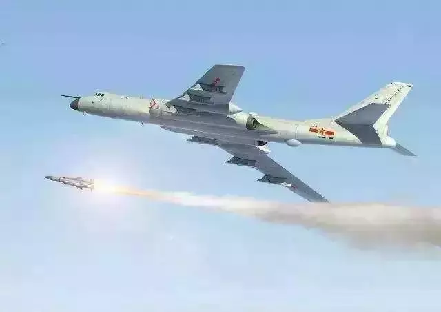 美萬噸軍艦被飛彈打了個大窟窿,專家:中國還有更厲害的