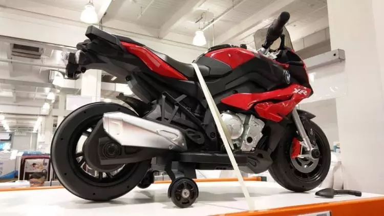 好市多驚見「BMW重機」 超佛入手價不到4千！ 一見玄機網卻爆笑：我買了XD