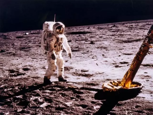 20張圖詳解57年人類太空如廁經歷,這就是一部人類的尷尬史