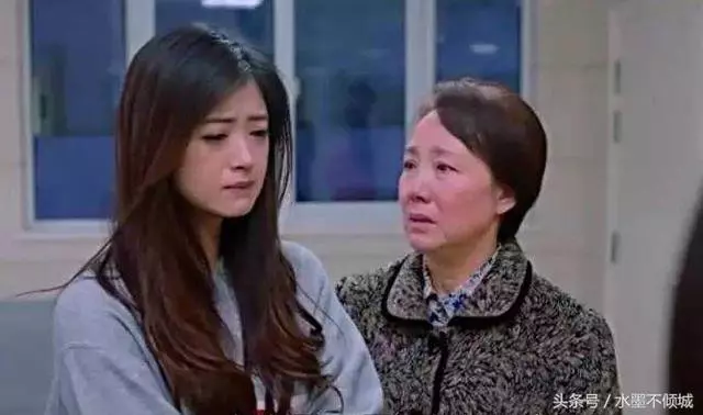 母親看病總讓女兒出錢,理由:兒子說了不算,女兒:我說了也不算