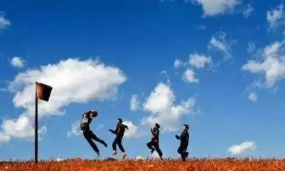 人進步的最好方法,是去接近那些充滿正能量的人!