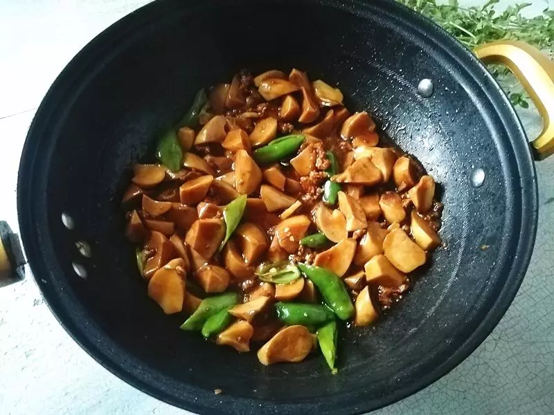 這才是蘑菇正確做法,做出來香氣四溢,下飯還有營養,秋天要吃它