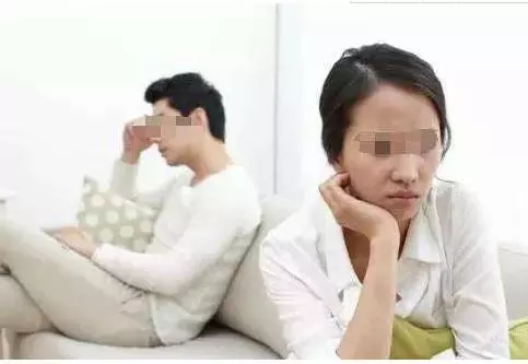 老婆給我發條莫名其妙的微信,她瞬間撤回,我反應過來後怒提離婚
