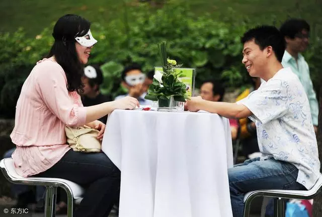 你女兒今年25就要25萬彩禮,要是52你是不是就要52萬?