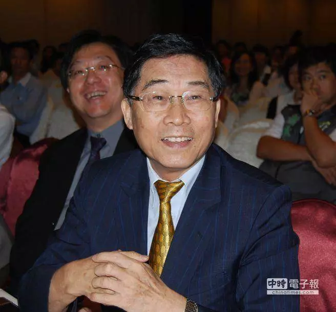 高雄》網友翻出12年前影片:黃俊英精準預言高雄問題!