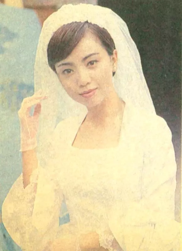 張曼玉穿婚紗,林青霞穿婚紗,邱淑貞穿婚紗,都輸給了她穿婚紗!