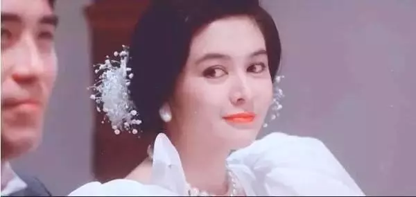 張曼玉穿婚紗,林青霞穿婚紗,邱淑貞穿婚紗,都輸給了她穿婚紗!
