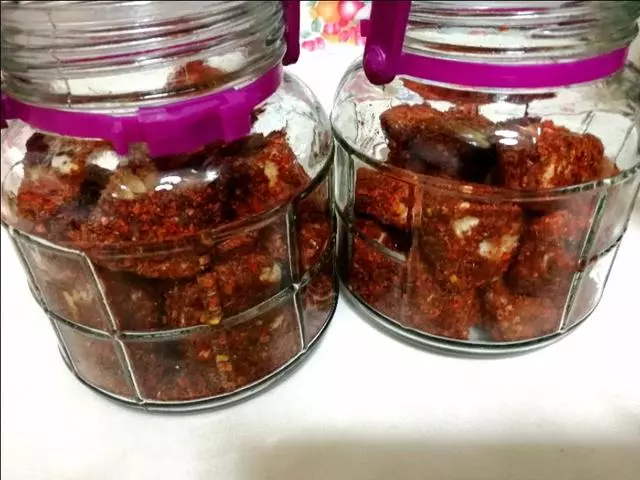 紅油麻辣豆腐乳,自己動手做簡單易學,保存時間長味道醇香可口