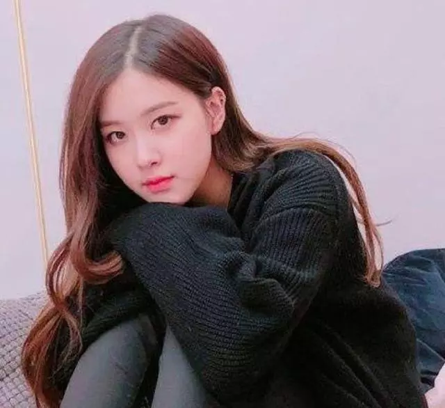大勢女團全能ace,被譽為人間香奈兒的高級臉,工作態度讓人質疑