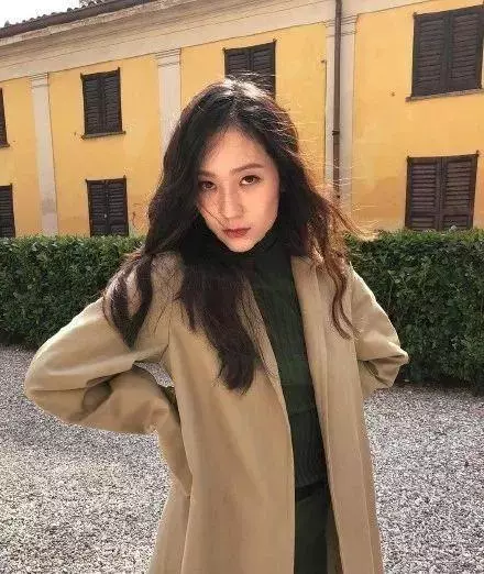 鄭秀晶又胖了?昔日「名品腹肌」為戲增肥,女明星就胖著玩玩你可別當真!