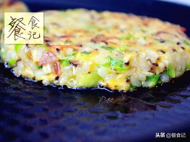 剩米飯別再炒著吃,換個做法,全家人搶著吃!