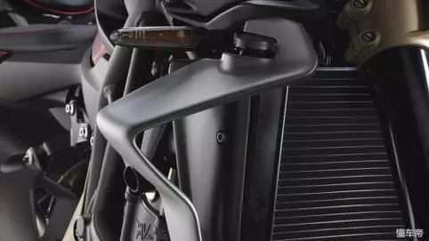 奧古斯塔回歸四缸發布性能街車Brutale 1000